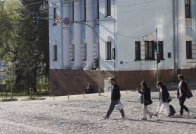 Верующие с пасхальными корзинами