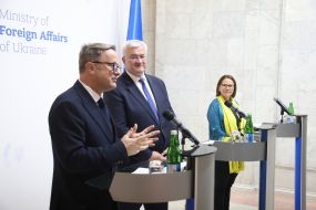 Ксавье Беттель, Андрей Сибига и Юрико Бакес