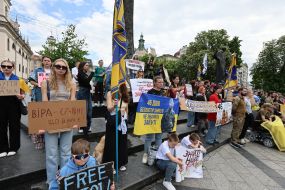 Action in support of prisoners