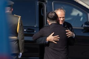 Volodymyr Zelenskyy, Donald Tusk