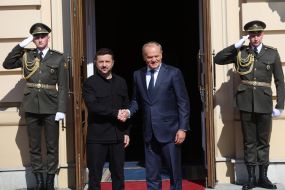 Volodymyr Zelenskyy, Donald Tusk