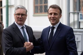Emmanuel Macron and Keir Starmer