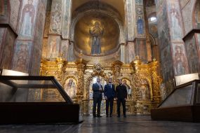 Volodymyr Zelensky, Emmanuel Macron and Keir Starmer