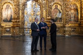 Volodymyr Zelensky, Emmanuel Macron and Keir Starmer