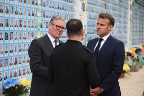 Volodymyr Zelensky, Emmanuel Macron and Keir Starmer