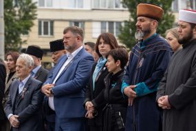 Mustafa Dzhemilev and Oleksandr Kornienko