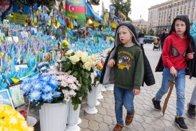 An improvised memorial to the fallen Ukrainian soldiers in Kyiv