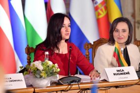 Inga Ruginienė, Oksana Zholnovych