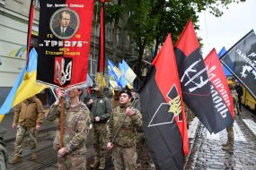 Участники шествия благодарности и единства во Львове