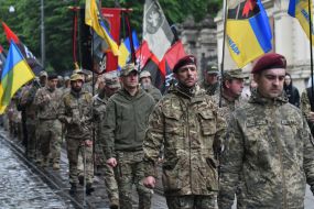 Участники шествия благодарности и единства во Львове