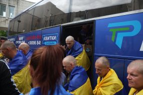 Prisoners of war of the second stage of the 1000-for-1000 prisoner exchange were met in Kyiv