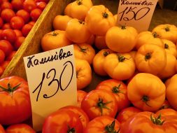 Trade in tomatoes