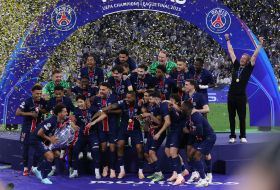 PSG players celebrate victory