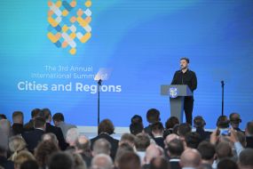 Владимир Зеленский на III Международном саммите городов и регионов
