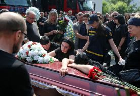 Farewell to the rescuers who died during the enemy attack