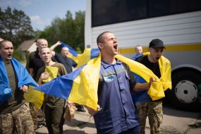 Ukrainian soldiers who returned to Ukraine from Russian captivity