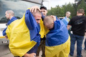 Ukrainian soldiers who returned to Ukraine from Russian captivity