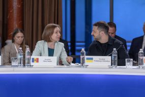 Maya Sandu and Volodymyr Zelenskyy