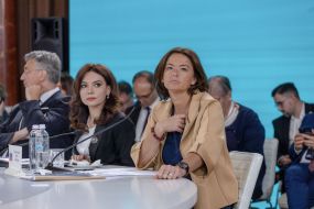 Eliza Spiropali and Tanya Fayon