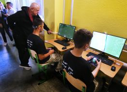 FPV drone piloting classes