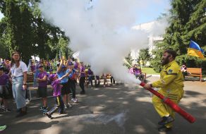 Participants of the event on the occasion of the 100th anniversary of the Artek children's center