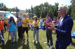 Participants of the event on the occasion of the 100th anniversary of the Artek children's center