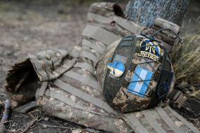 Бронежилет та каска