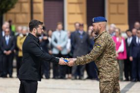 Volodymyr Zelenskyy presented awards to defenders of Ukraine
