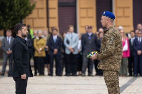 Volodymyr Zelenskyy presented awards to defenders of Ukraine