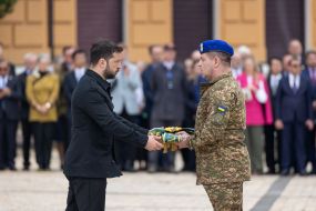 Volodymyr Zelenskyy presented awards to defenders of Ukraine