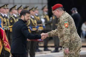 Volodymyr Zelenskyy presented awards to defenders of Ukraine