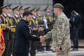 Volodymyr Zelenskyy presented awards to defenders of Ukraine