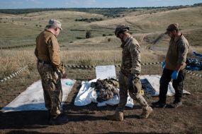 Поиск останков погибших украинских и российских военных в Донецкой области
