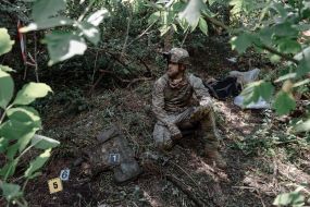 Поиск останков погибших украинских военных в Харьковской области