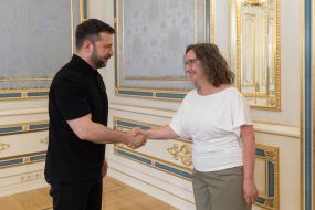 Volodymyr Zelenskiy, Sirid Simona Stenberg