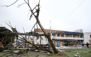 Поврежденная наземная часть станции метро "Лукьяновская"