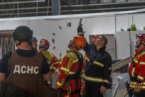 Elimination of the consequences of a drone strike on a furniture store in Kharkiv