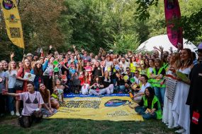 Participants of the "VIP Eco-picnic 2025" action in Hydropark in Kyiv