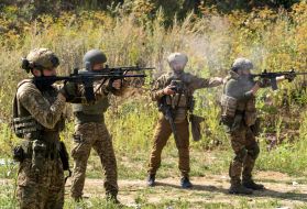 Infantrymen of the operational battalion of the 13th brigade of the Charter National Guard during training in the Kharkiv region