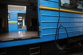 Поезда метро в депо КП "Киевский метрополитен" в Киеве