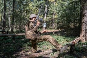 Тренировка по огневой подготовке пехотинцев батальона оперативного назначения 13-й бригады НГУ "Хартия" в Харьковской области
