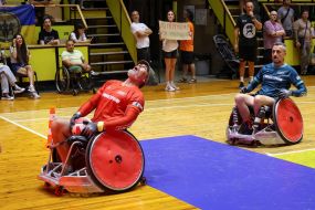 Участники  соревнований по регби на креслах колесных