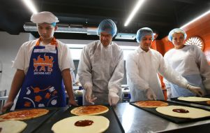 Фелікс Бауманн, Василь Білогура та Вікторія Пекур