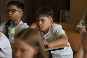 Школярі в класі