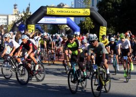 Участники соревнований "Киевская сотка"