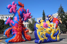 Installations in honor of Maria Prymachenko on Kontraktova Square in Kyiv