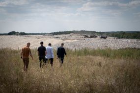 Гора мусора на полигоне твердых бытовых отходов № 5 в селе Подгорцы Киевской области