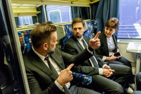 Віктор Микита,   Левенте Модьор