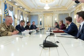 Volodymyr Zelenskyy ta Yvette Cooper
