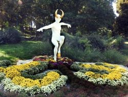 Flower arrangement with the figure of the zodiac sign Taurus